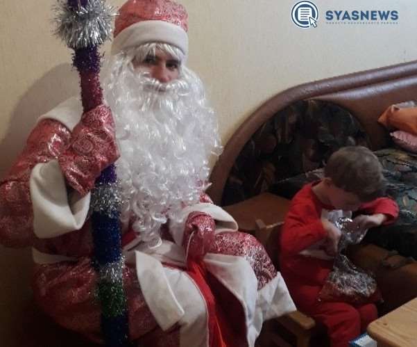 Дед Мороз приходит в гости