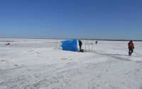 Со льдины на Волховской губе спасли двух рыбаков