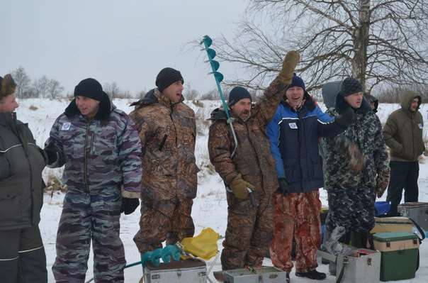 Волховские рыбаки вышли на «Пашский лёд»