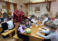 Матушка Осенина пригласила ребят на праздник