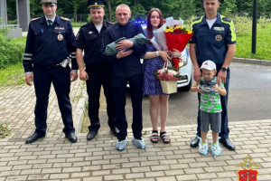 Сотрудники дорожной полиции Ленобласти помогли роженице доехать до больницы