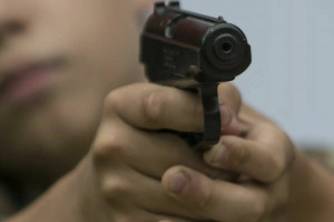 Подросток пострадал от выстрела в лоб из пневматического пистолета