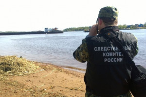 Оперативники расследуют гибель мужчины на реке Свирь