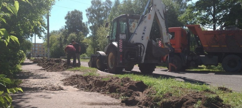 В Сясьстрое ремонтируют одну из главных дорог