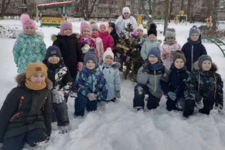 Зимний праздник в «Ромашке»: как дети веселились с Снеговиком