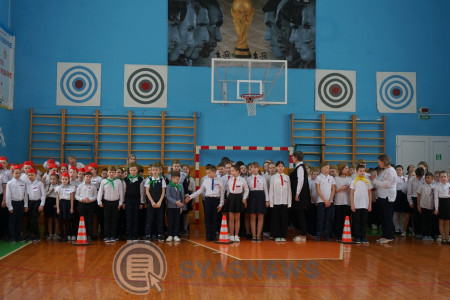 Конкурс-смотр песни и строя в Сясьстройской школе №2