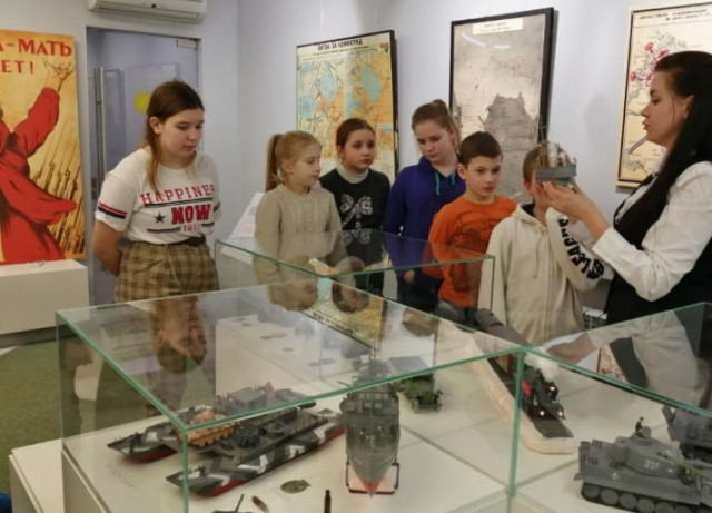 Ребята Свирицкой школы в музейно-выставочном центре «Фосагро-Волхов»