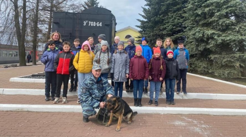 Дети познакомились со станцией Волховстрой