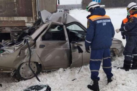 Авария между ВАЗ и Volvo забрала жизнь пассажира