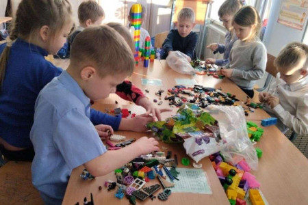 День детских изобретений: радость творчества в школе №2 города Сясьстрой