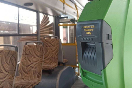 Современный автобус прокатит пассажиров с комфортом по Волхову