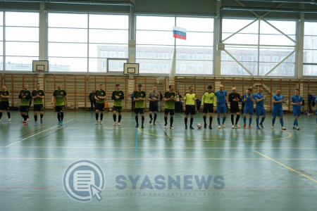 Сясьстрой vs. Волхов: ФК «Стандарт» побеждает «ФСЦ» в мини-футбольной саге