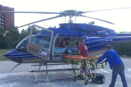 Вертолет доставил в областную больницу пострадавшего в ДТП