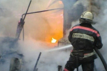 В Колчаново загорелся частный дом