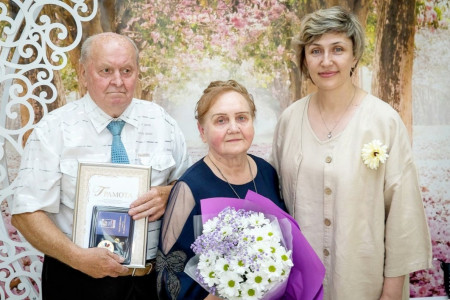 Семья Бобровых из Волхова получила медаль «За любовь и верность»