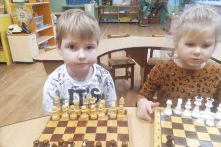 Развиваем интеллект детей с помощью шахмат
