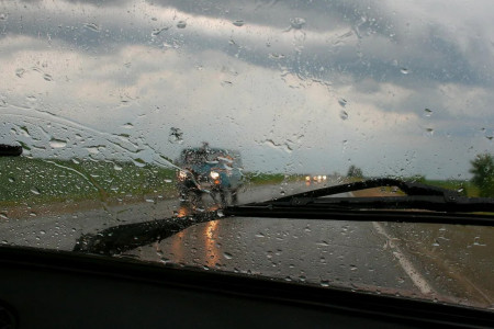 Непогода вызвала проблемы на трассах Волховского района