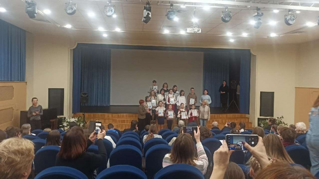 Девочки из Сясьстроя победили на конкурсе по изготовлению поделок