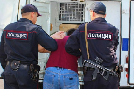 Подозреваемые в нападении на девушку на улице Металлургов задержаны