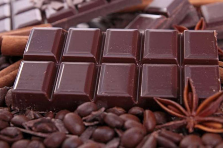 10 причин лакомиться шоколадом каждый день