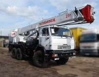 Автокран «Челябинец» угнали в Волховском районе