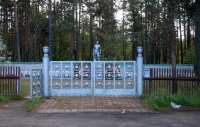 Вандалы на кладбище Сясьстроя