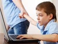 44% школьников не вылезают из Интернета