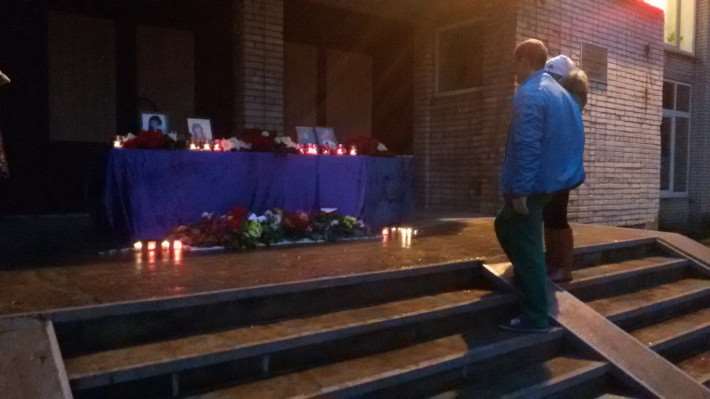 В Колчаново почтили память односельчан, погибших в авиакатастрофе