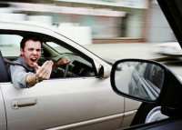 Выкрики и жестикуляция водителей могут быть наказуемы