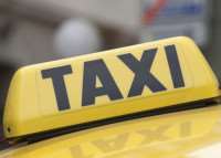 На трассе «Кола» неизвестные пытались задушить частного таксиста